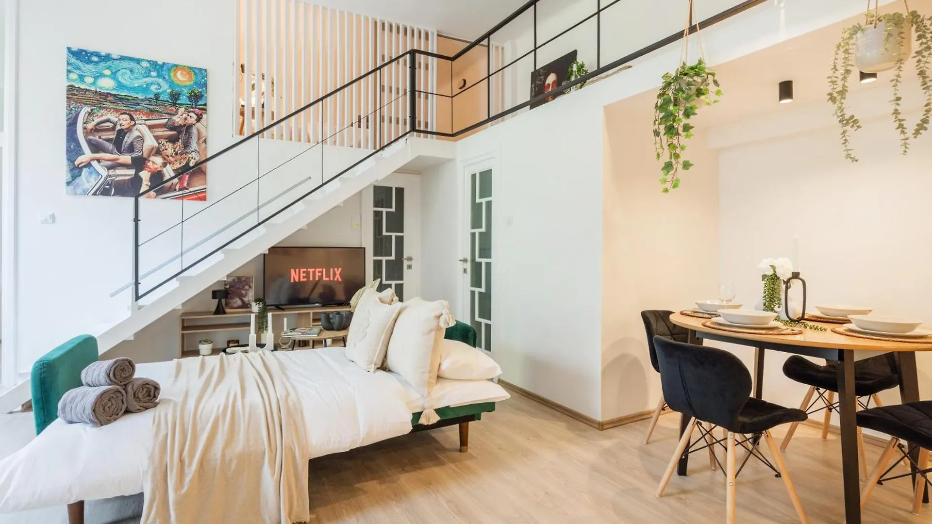 Chic 3Br Heart Of District 7- Central Budapest Gem