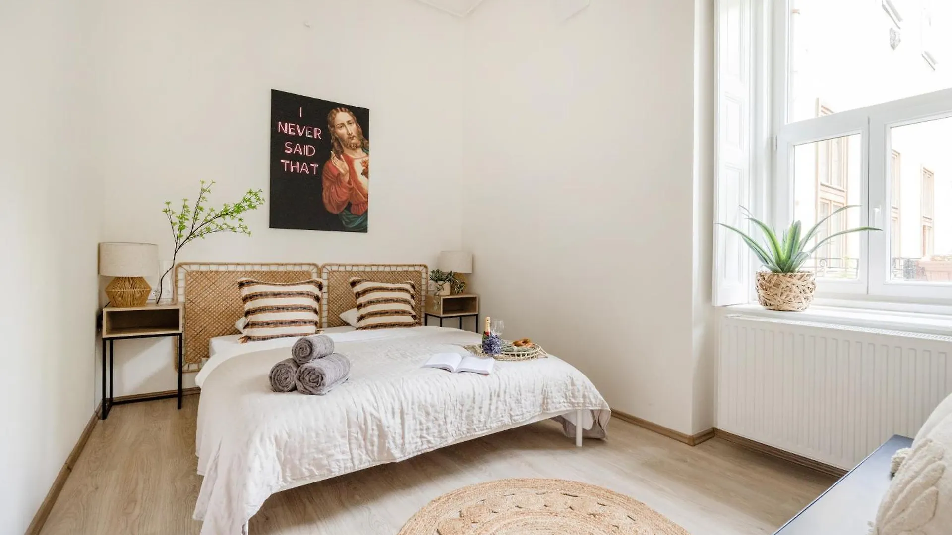 Lägenhet Chic 3Br Heart Of District 7- Central Budapest Gem Ungern